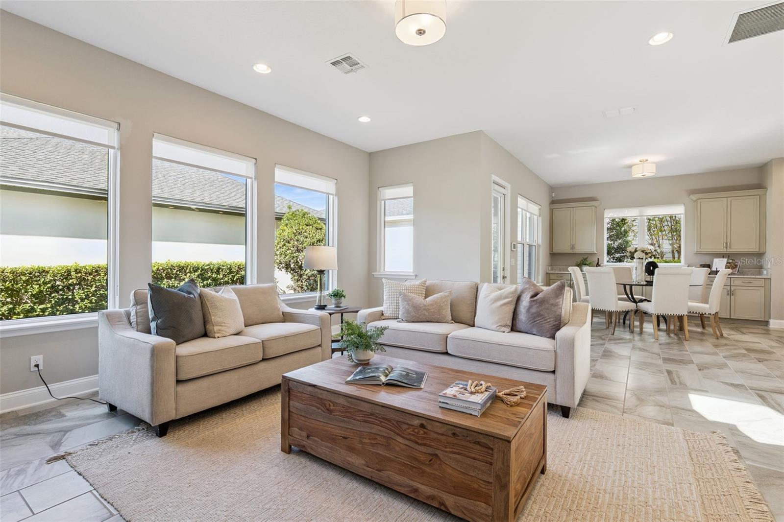 Image 19 of 47 For 9581 Reymont Street