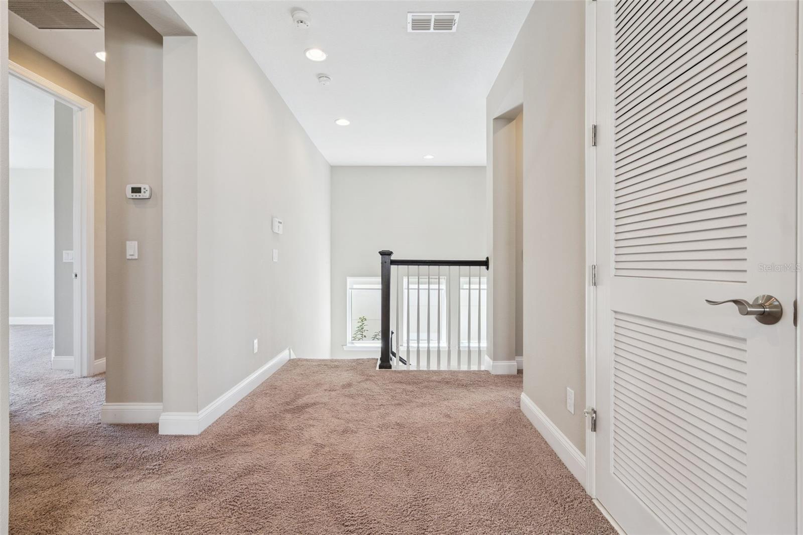 Image 21 of 47 For 9581 Reymont Street