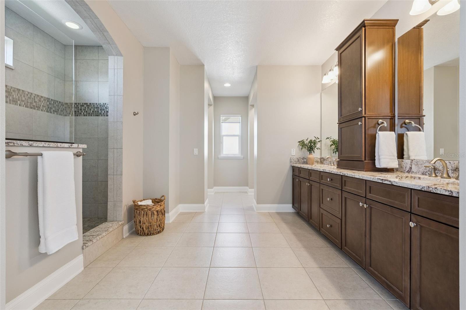 Image 29 of 47 For 9581 Reymont Street