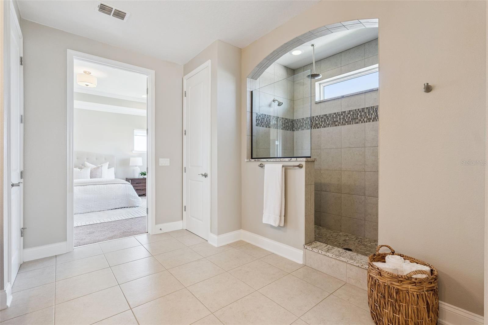 Image 31 of 47 For 9581 Reymont Street