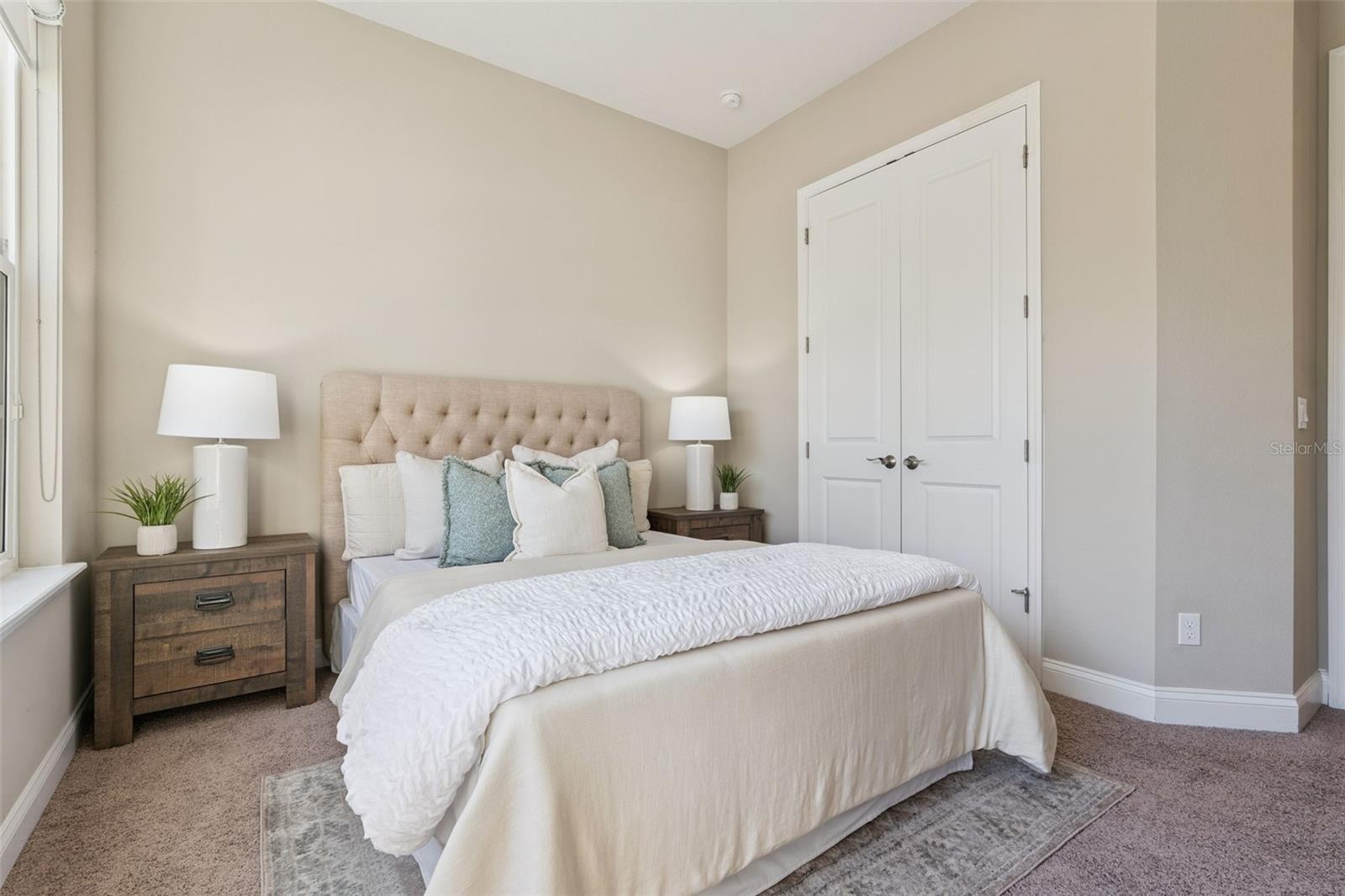 Image 33 of 47 For 9581 Reymont Street