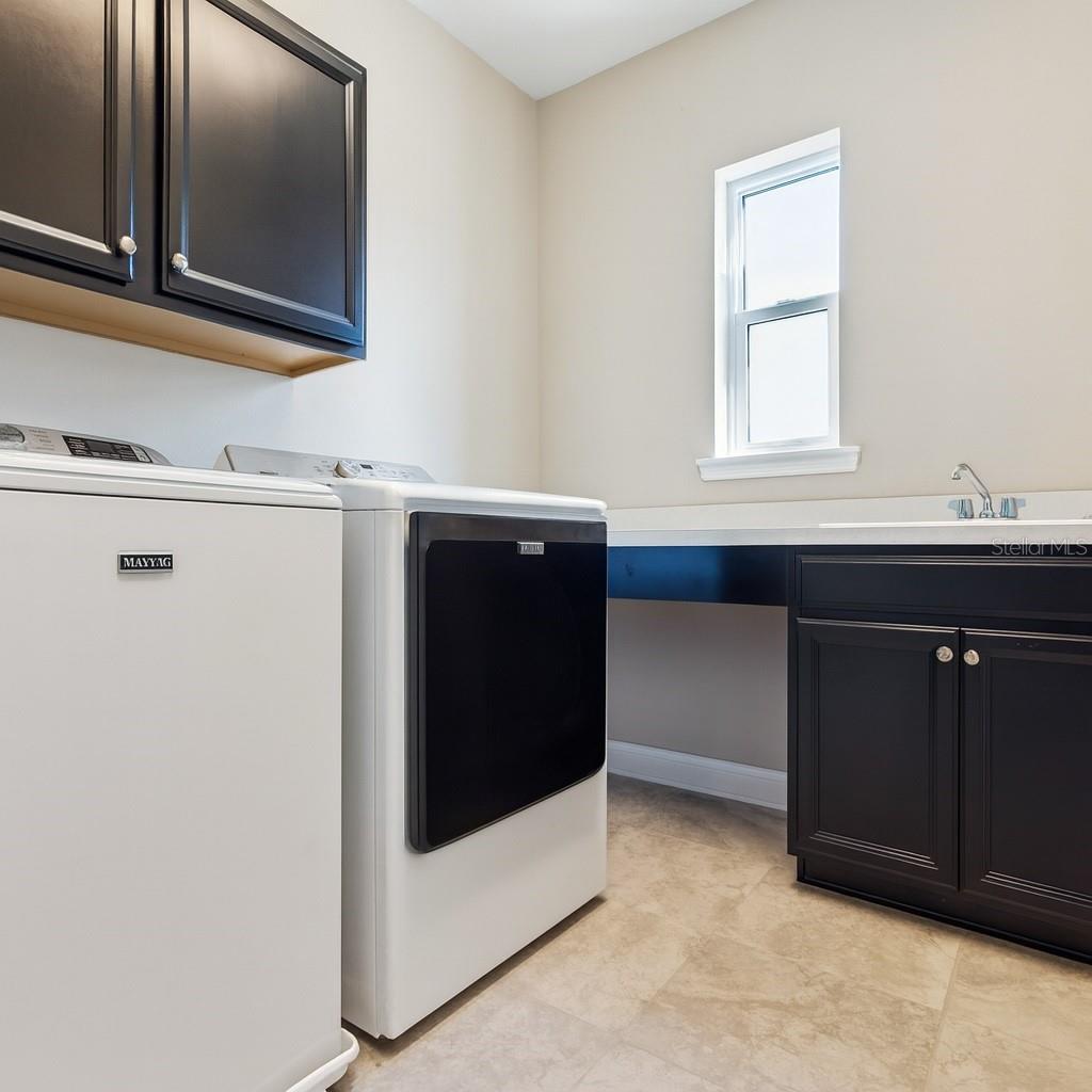 Image 38 of 47 For 9581 Reymont Street