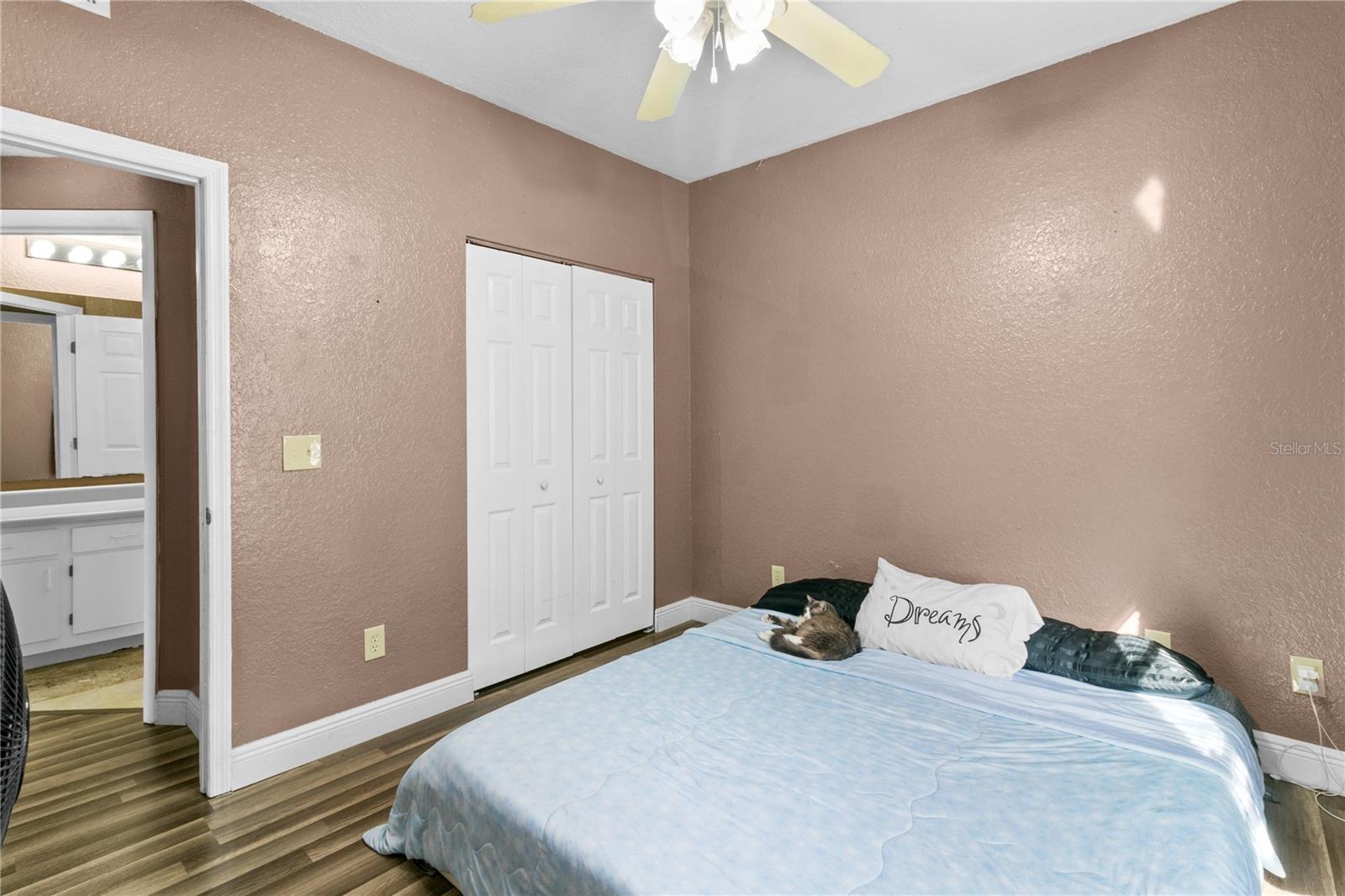 Image 18 of 27 For 822 Camargo Way 204