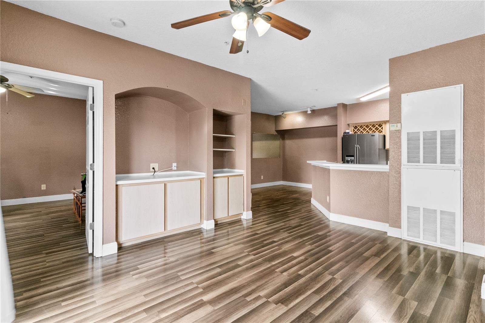 Image 25 of 27 For 822 Camargo Way 204