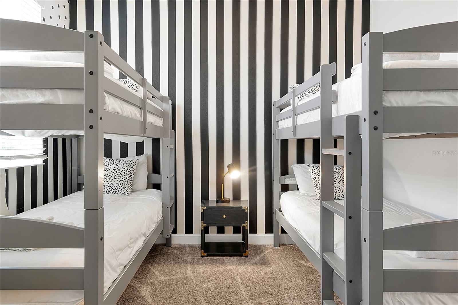 Image 24 of 47 For 1085 Leader Street