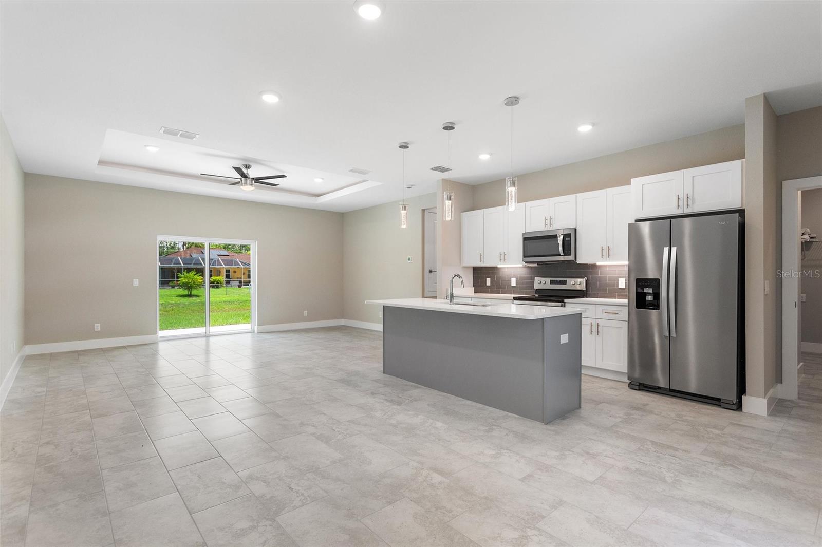 Image 11 of 35 For 24459 Kingsway Circle