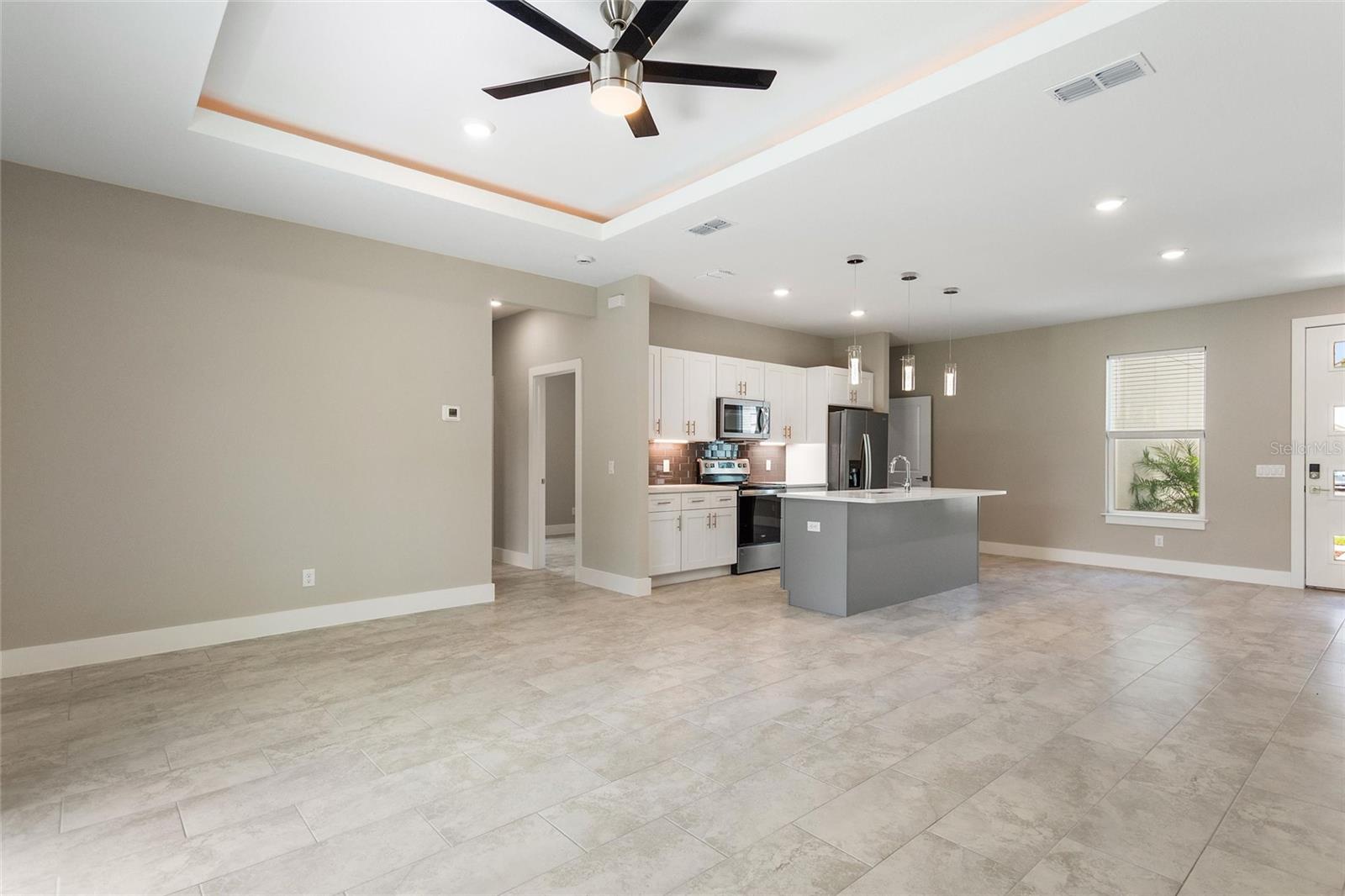 Image 12 of 35 For 24459 Kingsway Circle