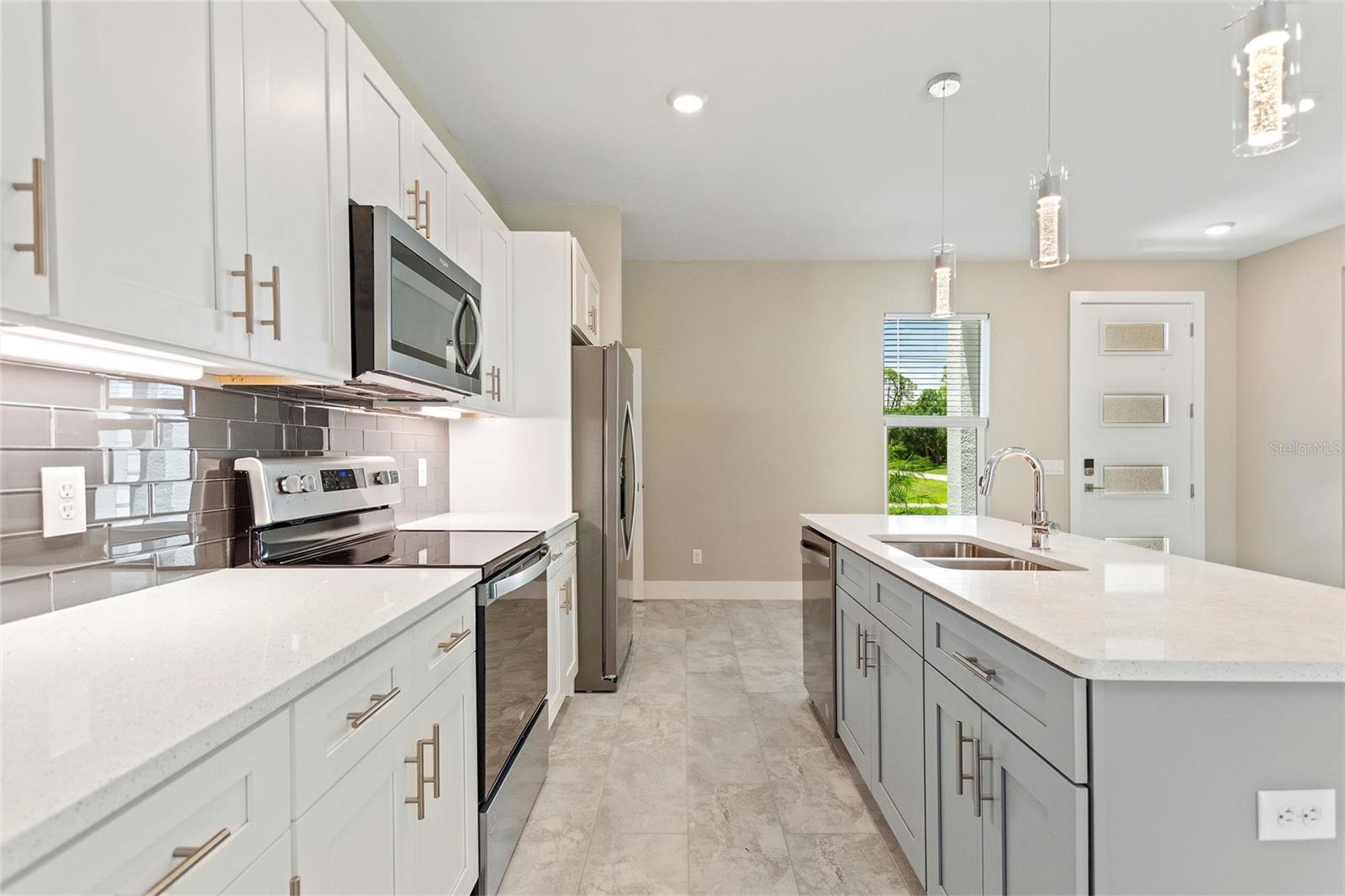 Image 16 of 35 For 24459 Kingsway Circle