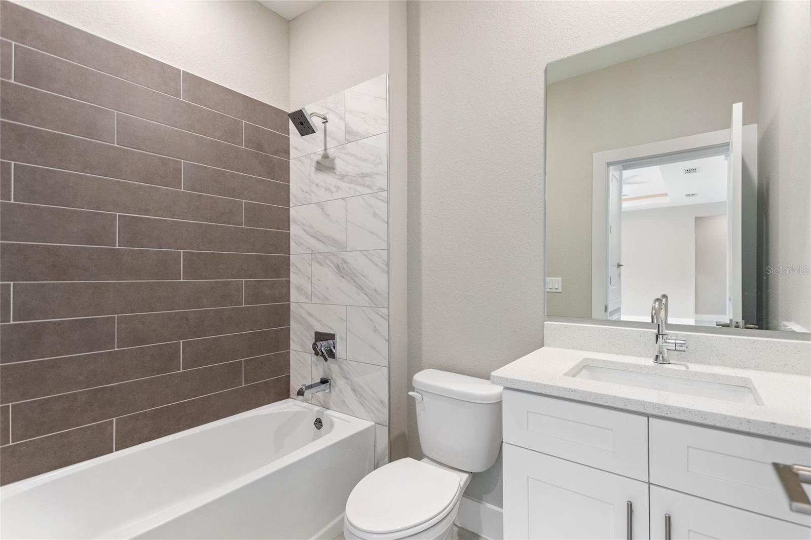 Image 19 of 35 For 24459 Kingsway Circle