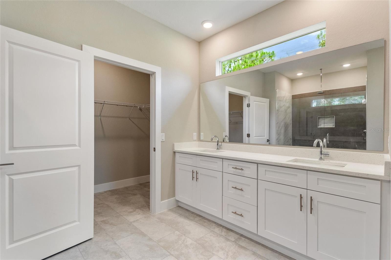 Image 26 of 35 For 24459 Kingsway Circle