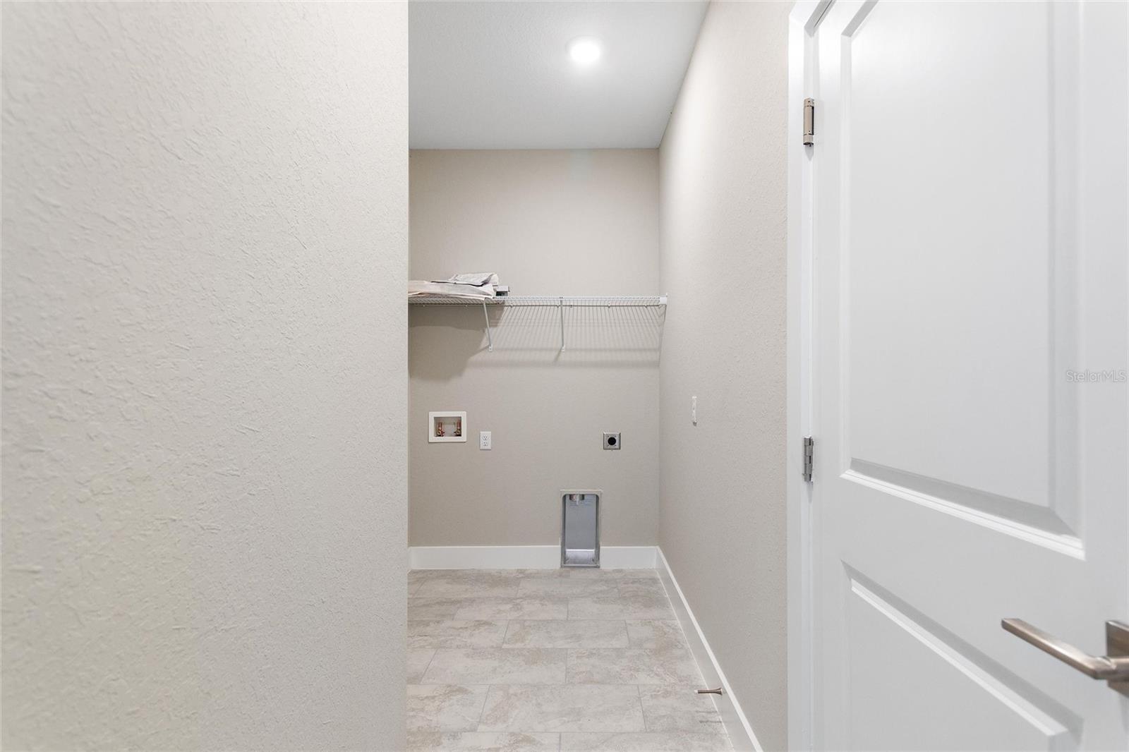 Image 28 of 35 For 24459 Kingsway Circle