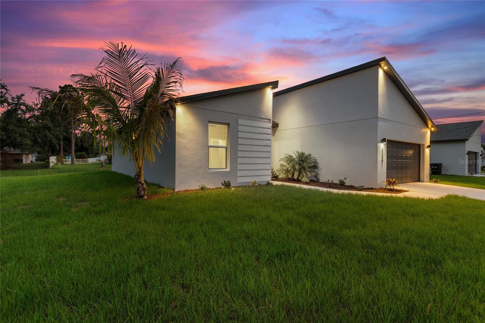 Image 4 of 35 For 24459 Kingsway Circle