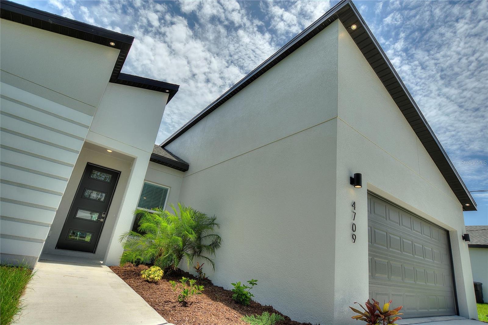 Image 6 of 35 For 24459 Kingsway Circle