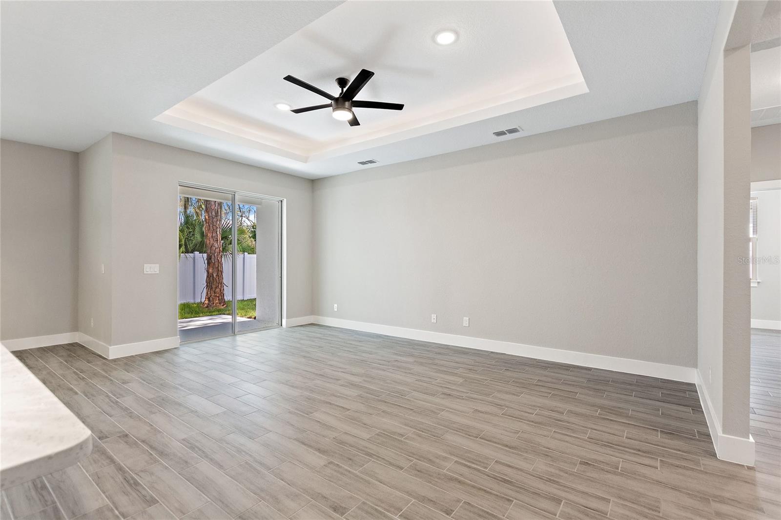 Image 12 of 30 For 24479 Kingsway Circle