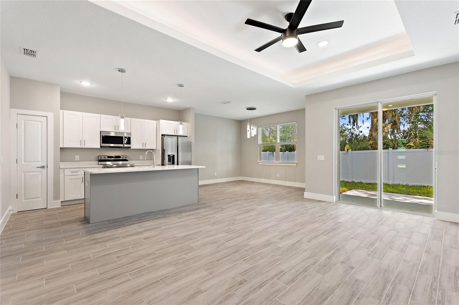 Image 16 of 30 For 24479 Kingsway Circle