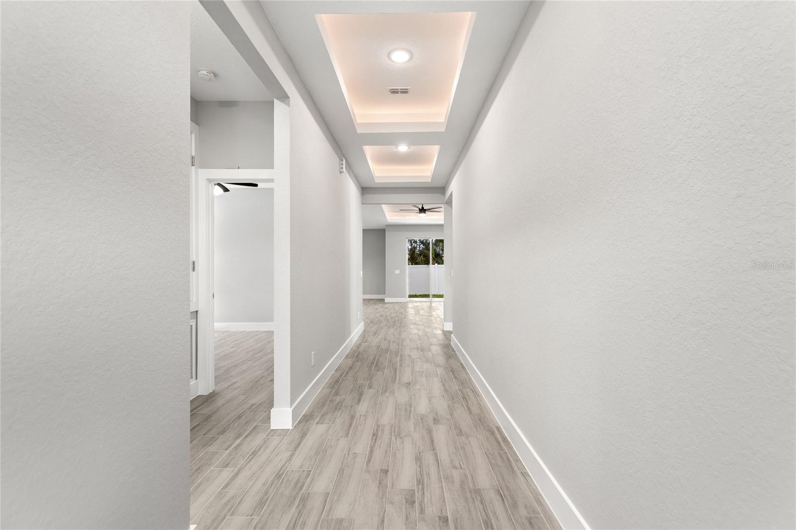 Image 5 of 30 For 24479 Kingsway Circle