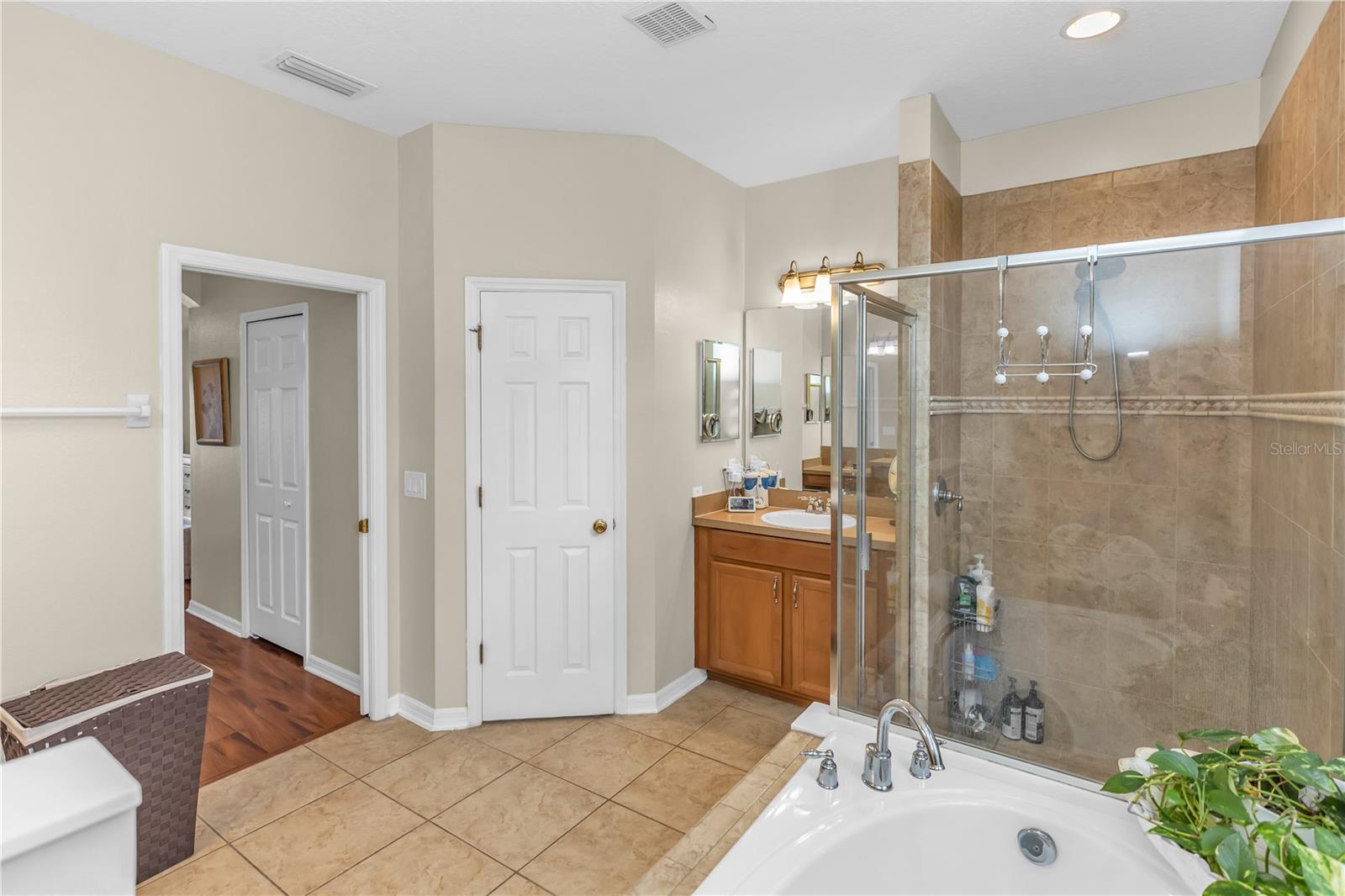 Image 19 of 43 For 2288 Holly Pine Circle