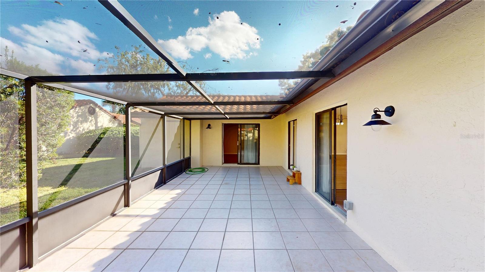 Listing photo id 22 for 8004 Madeira Court