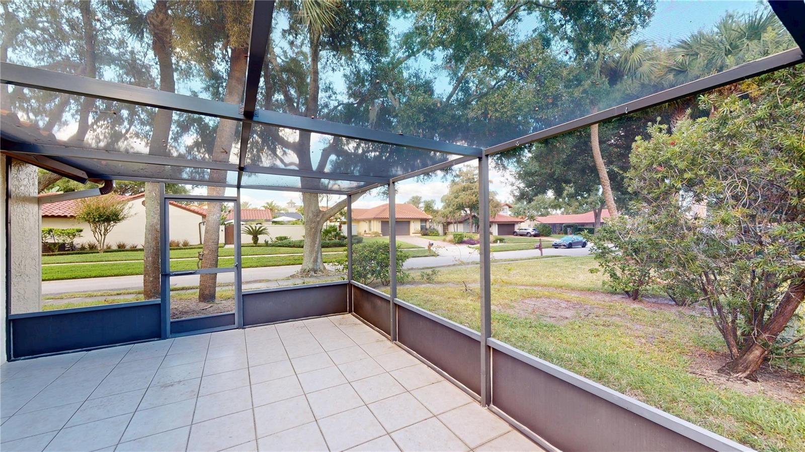 Listing photo id 23 for 8004 Madeira Court