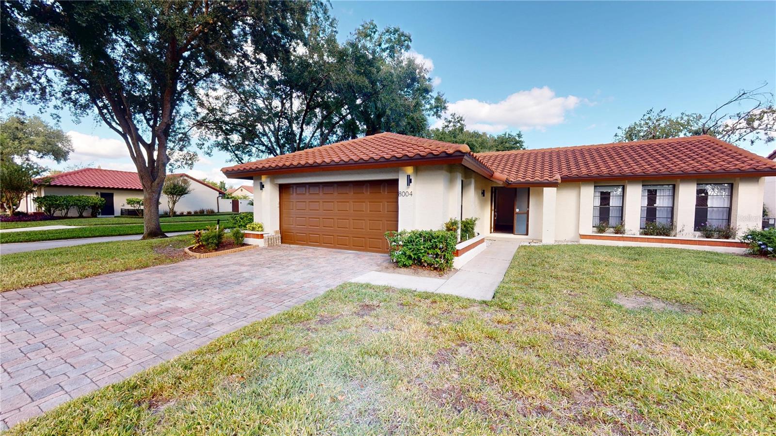 Listing photo id 24 for 8004 Madeira Court