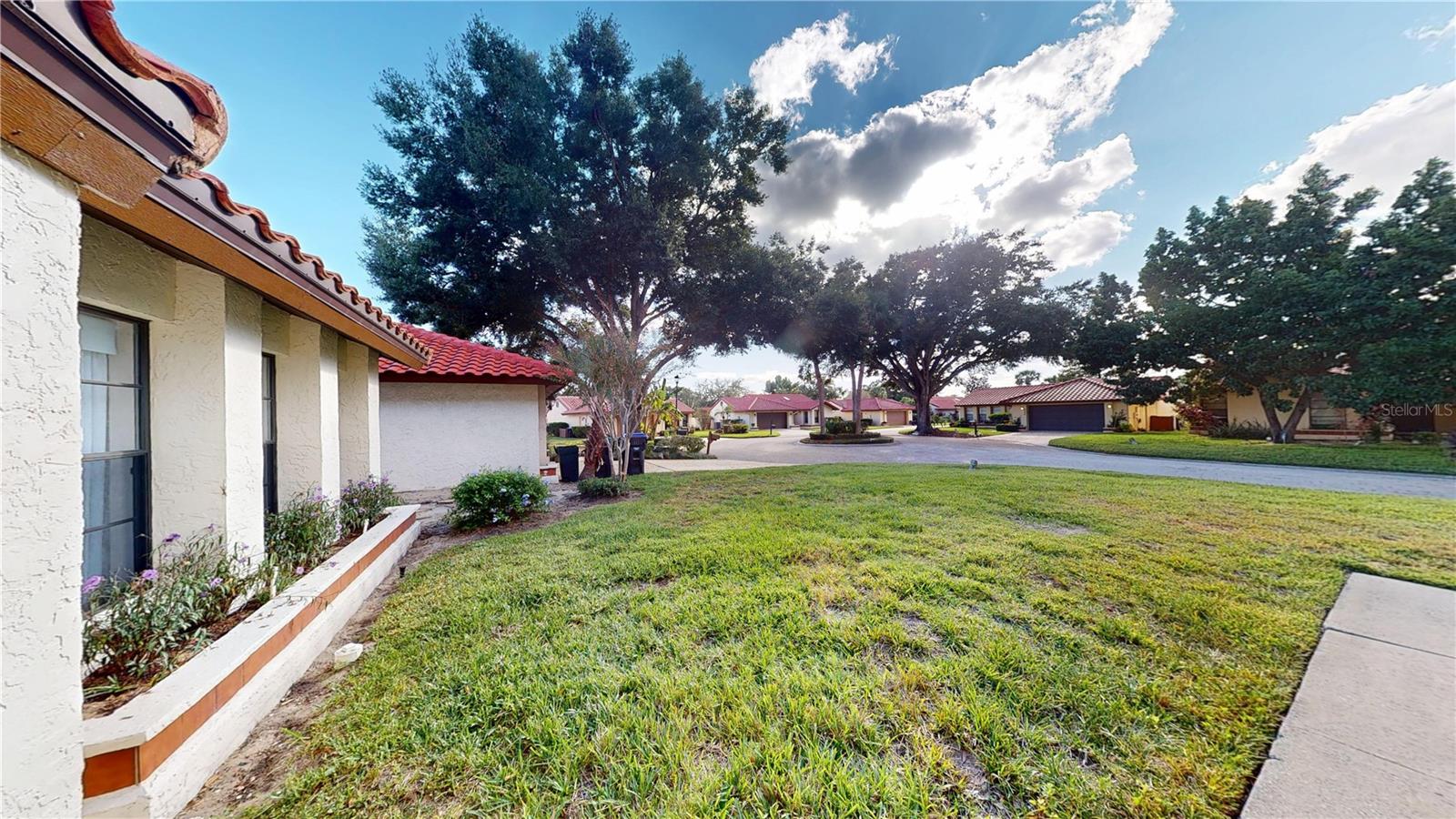 Listing photo id 26 for 8004 Madeira Court