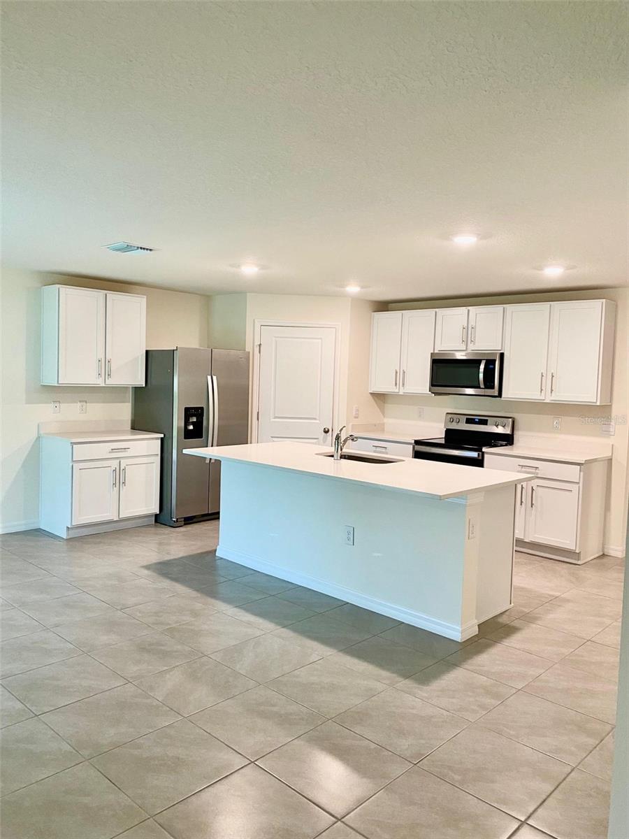 Listing photo id 2 for 10278 161st Street