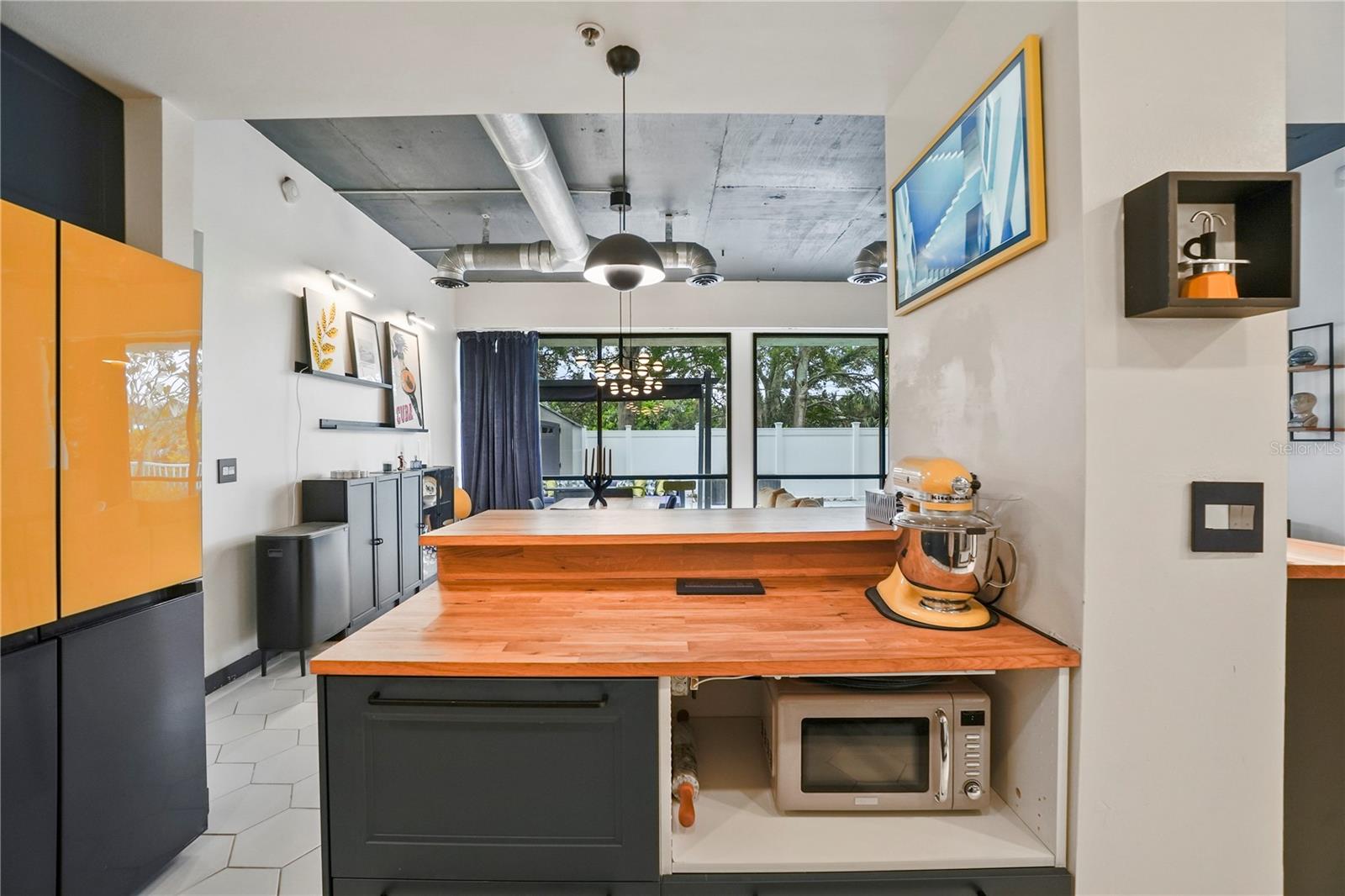 Image 13 of 49 For 701 Madison Avenue 116