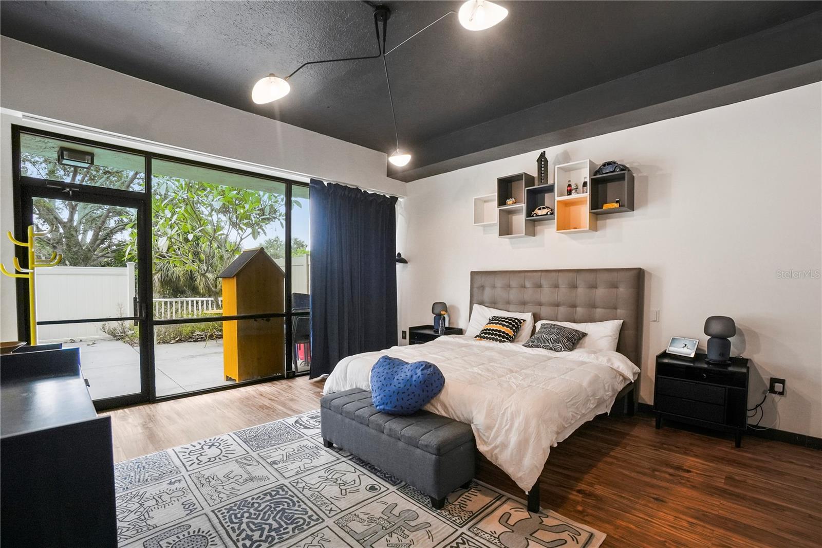 Image 16 of 49 For 701 Madison Avenue 116