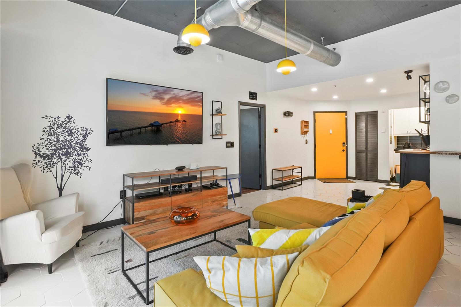 Image 3 of 49 For 701 Madison Avenue 116