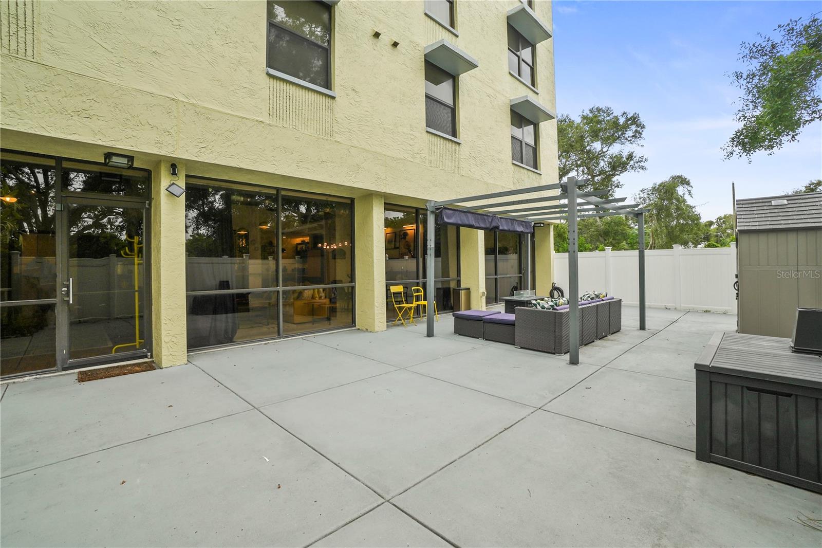 Image 32 of 49 For 701 Madison Avenue 116