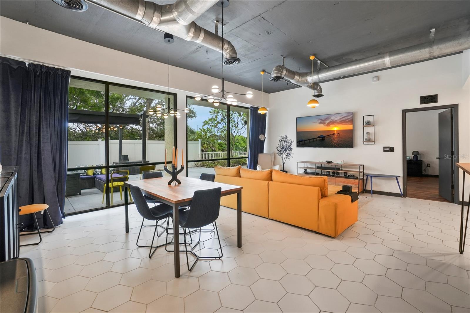 Image 4 of 49 For 701 Madison Avenue 116