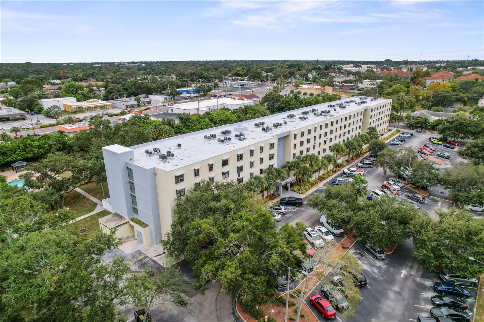 Image 44 of 49 For 701 Madison Avenue 116