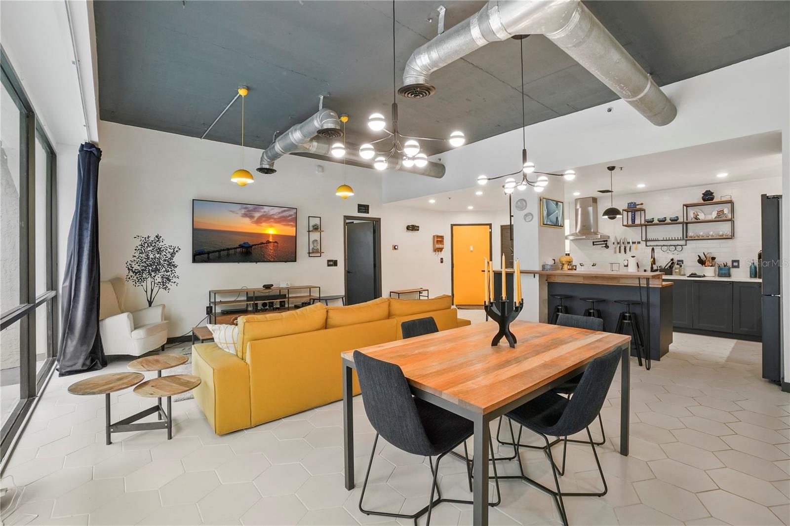 Image 5 of 49 For 701 Madison Avenue 116