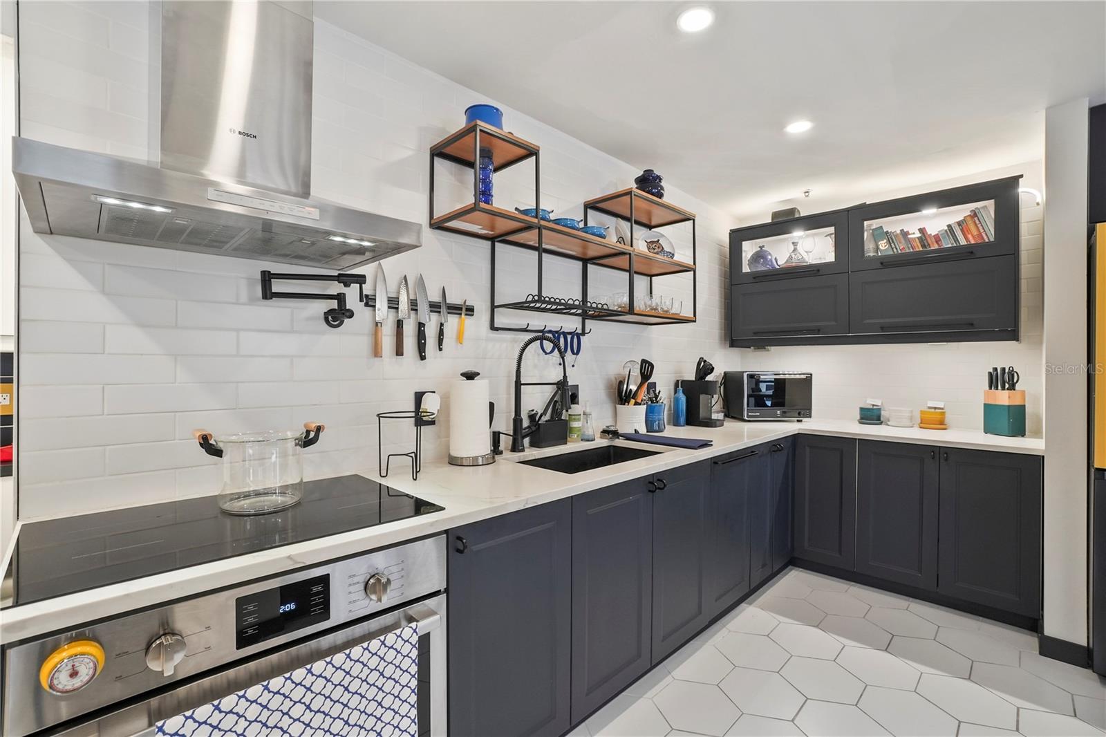 Image 7 of 49 For 701 Madison Avenue 116