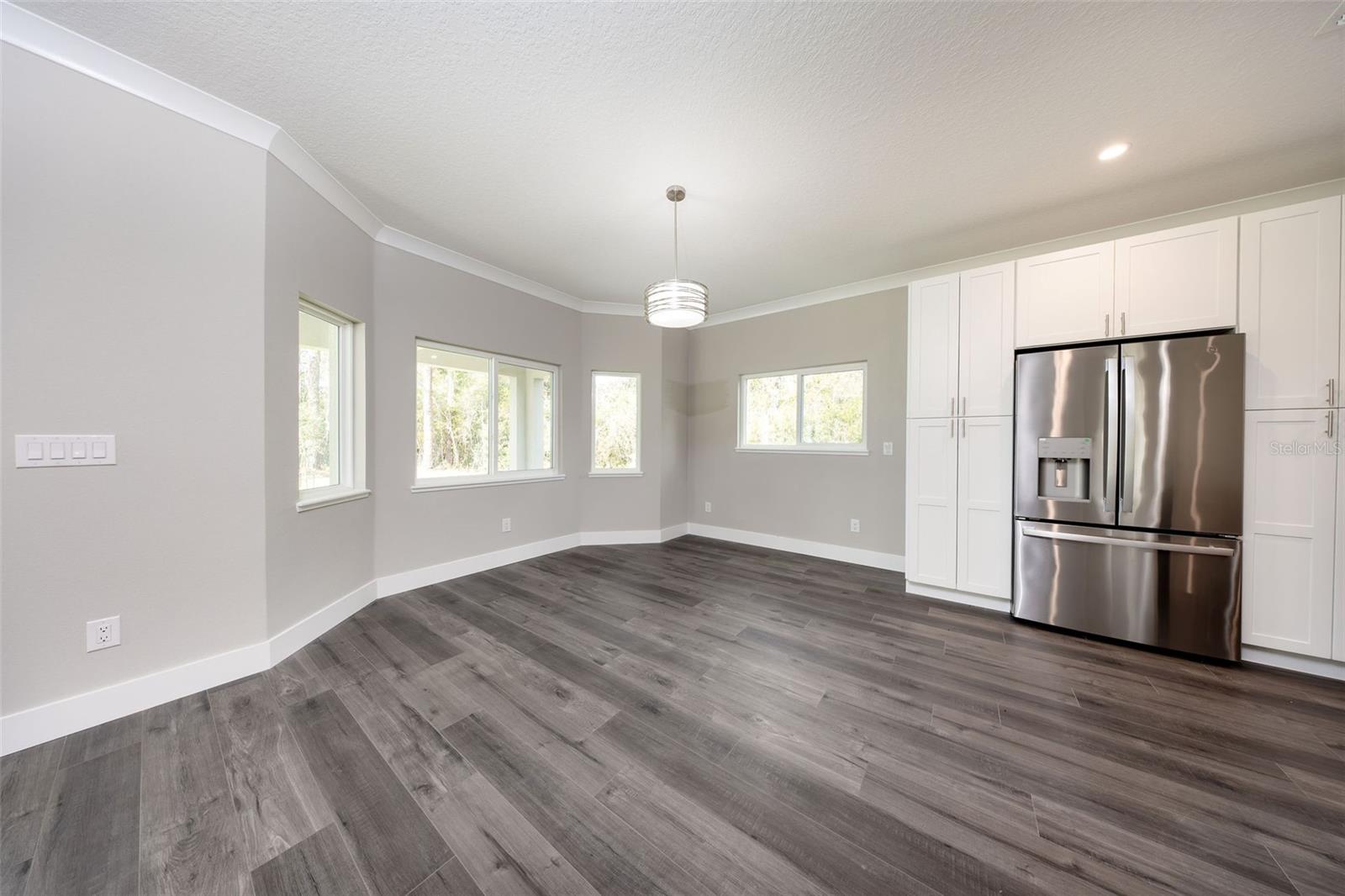 Image 16 of 47 For 310 Mitnik Drive