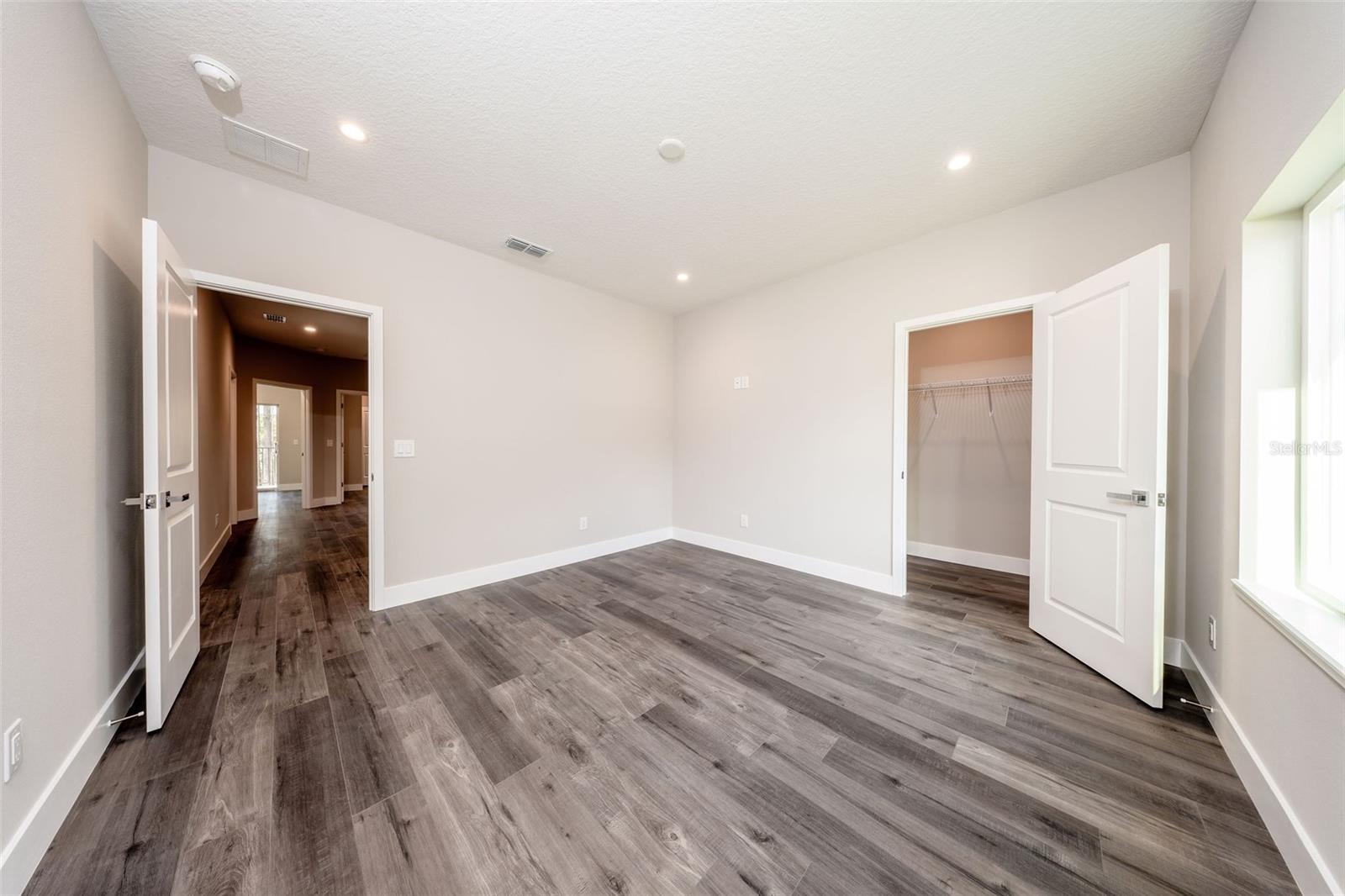 Image 28 of 47 For 310 Mitnik Drive