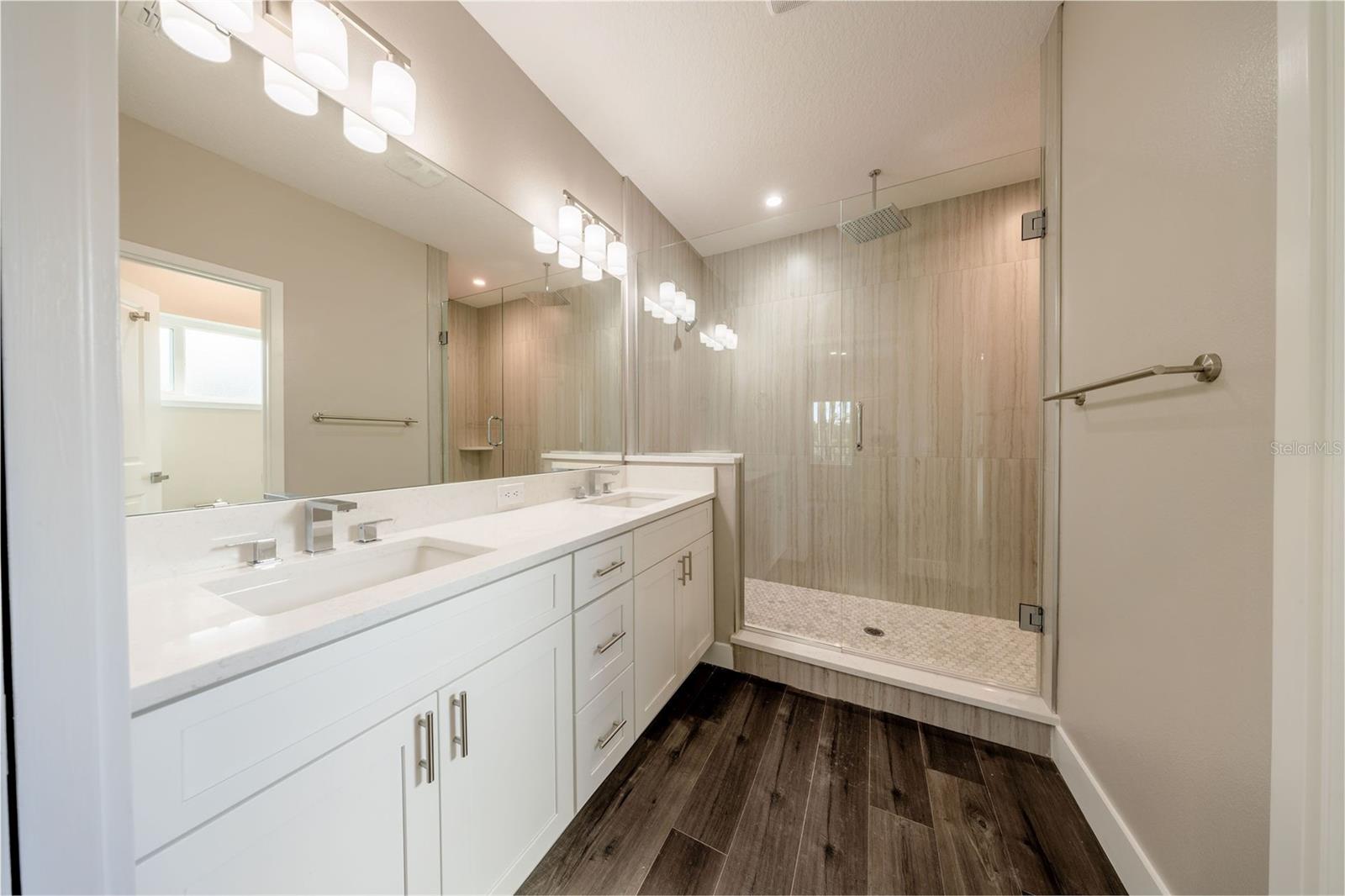 Image 37 of 47 For 310 Mitnik Drive