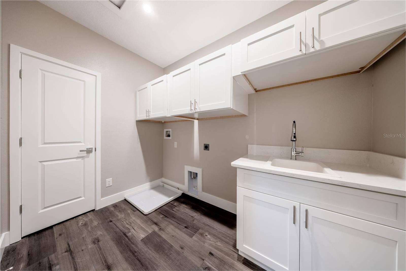 Image 40 of 47 For 310 Mitnik Drive