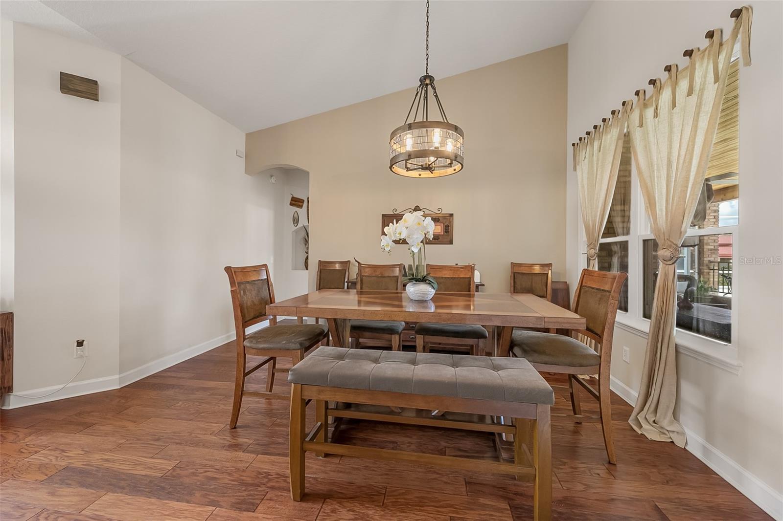 Image 20 of 94 For 620 Willow Pond Lane