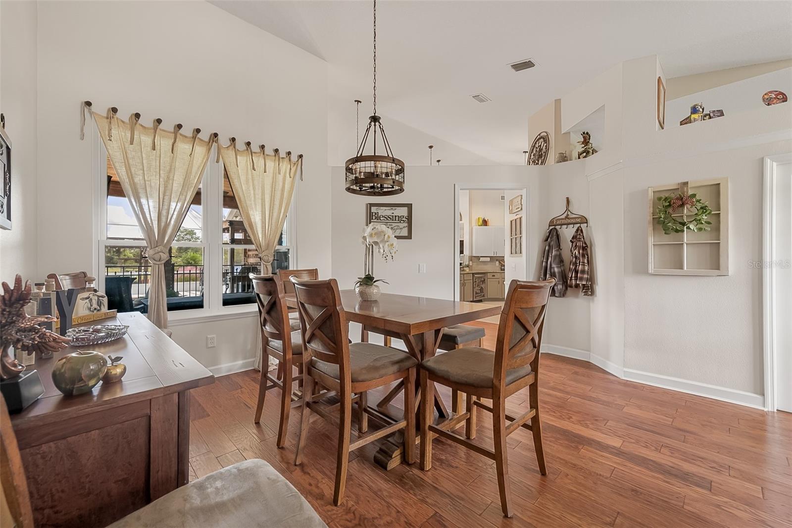 Image 21 of 94 For 620 Willow Pond Lane