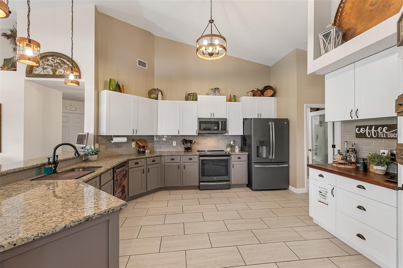 Image 7 of 94 For 620 Willow Pond Lane