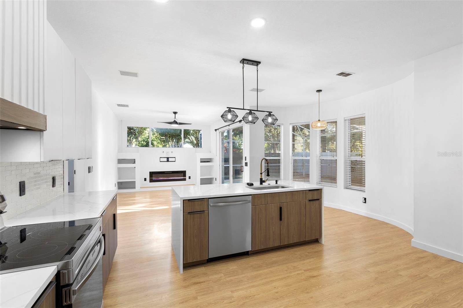 Image 10 of 48 For 5173 Jetsail Drive