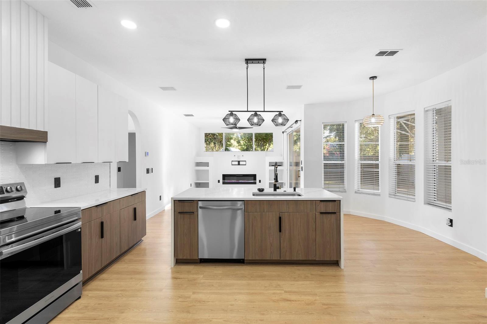 Image 11 of 48 For 5173 Jetsail Drive