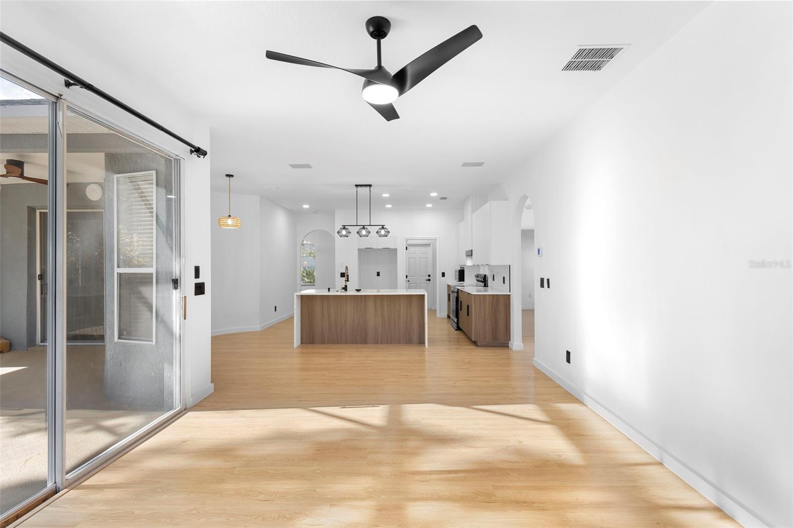 Image 16 of 48 For 5173 Jetsail Drive