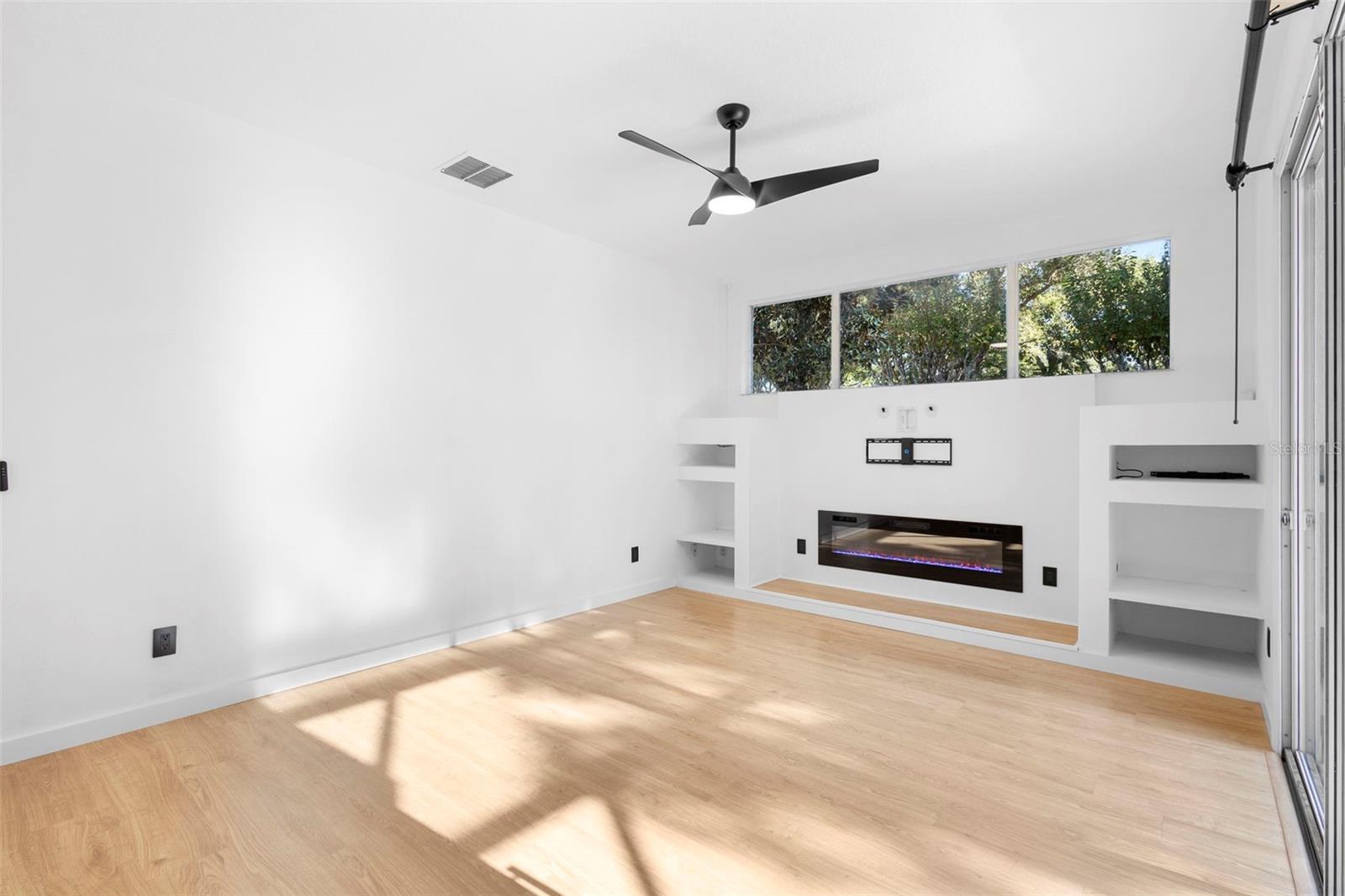 Image 21 of 48 For 5173 Jetsail Drive