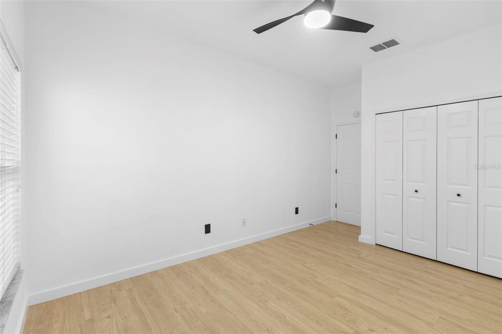 Image 33 of 48 For 5173 Jetsail Drive