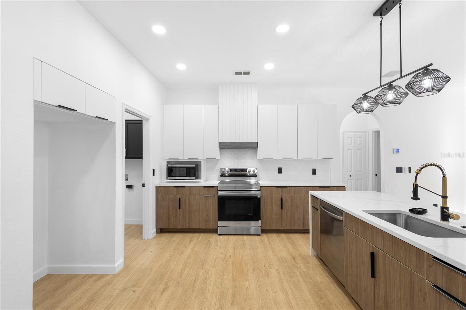 Image 9 of 48 For 5173 Jetsail Drive