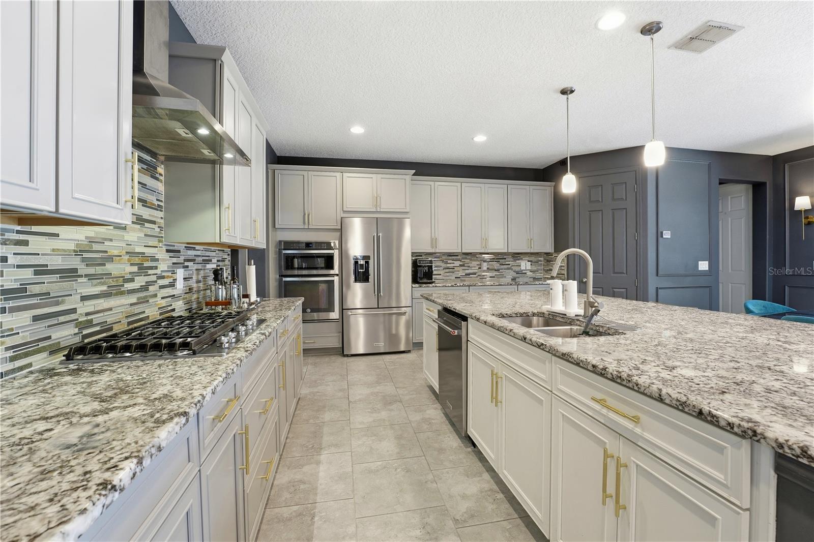 Image 14 of 70 For 626 Oxford Chase Drive