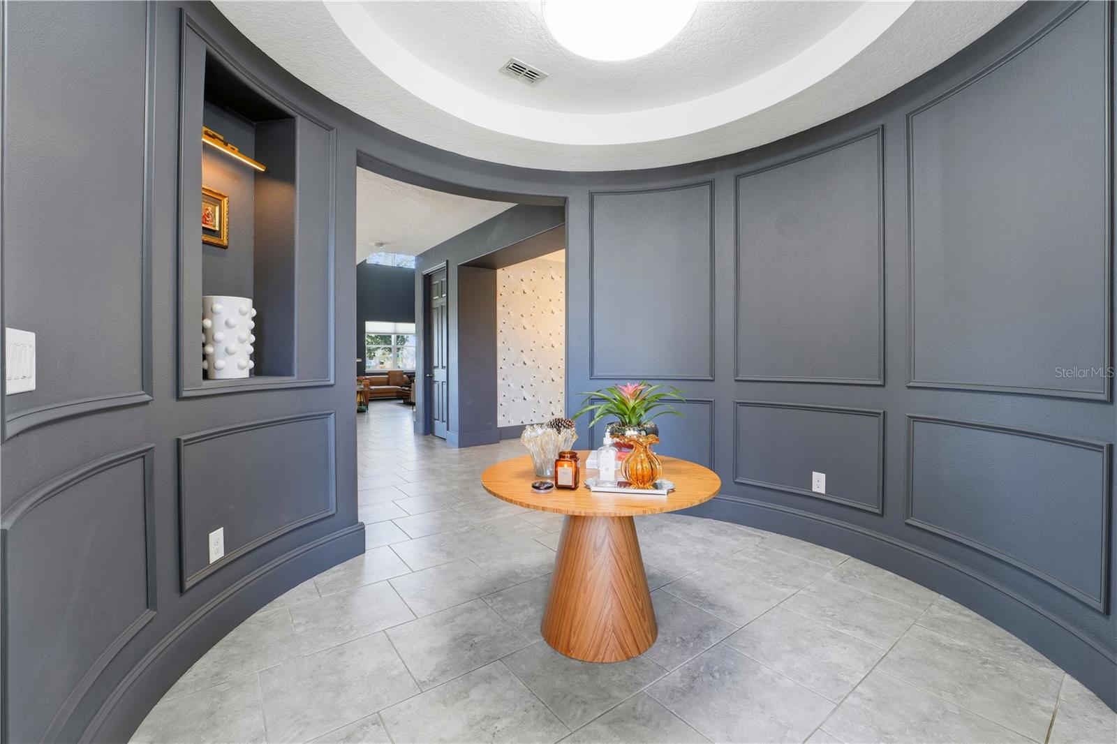 Image 20 of 70 For 626 Oxford Chase Drive