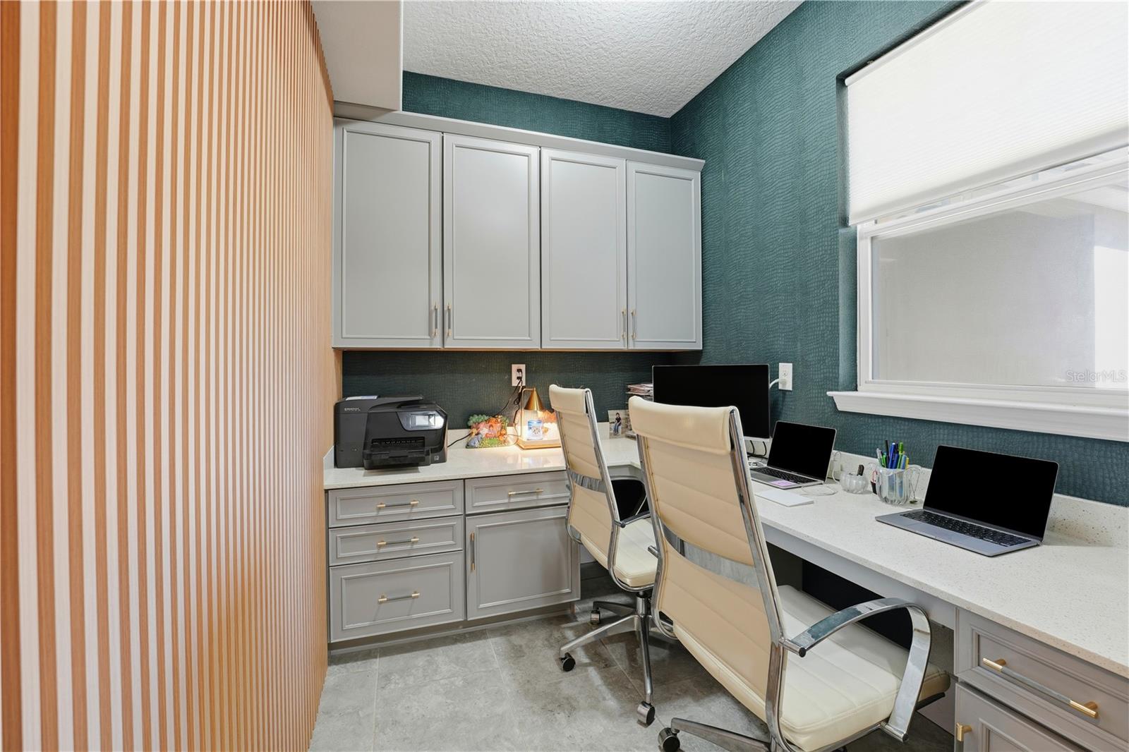 Image 22 of 70 For 626 Oxford Chase Drive